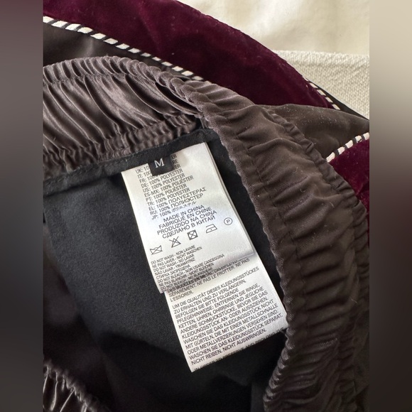 Diesel Men’s Pants size Medium Black with Burgundy Stripe and Logo - Picture 13 of 13